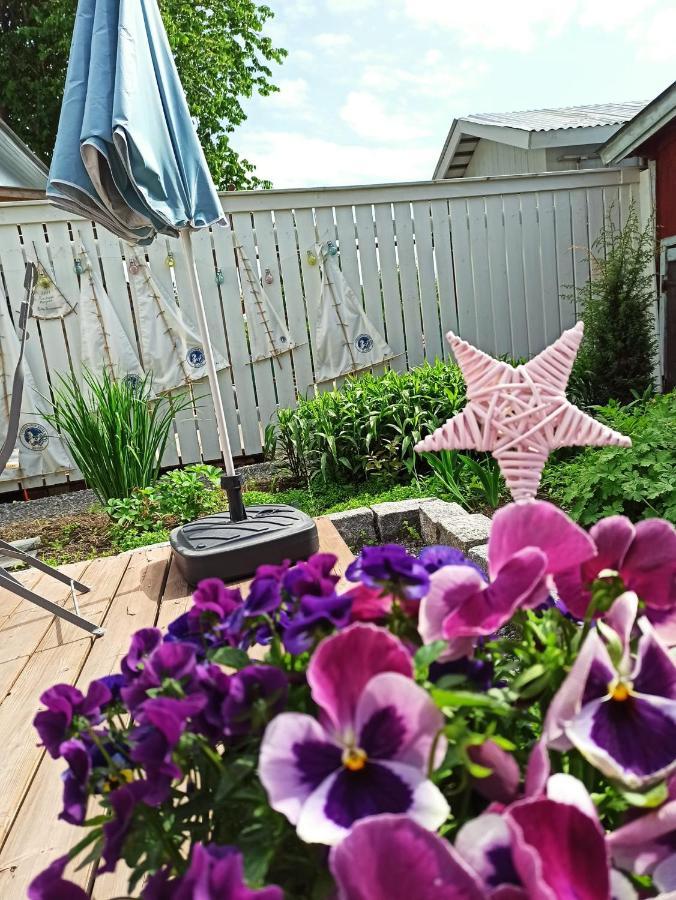Kirkkokadun Amanda Ja Olga Bed and Breakfast Uusikaupunki Buitenkant foto